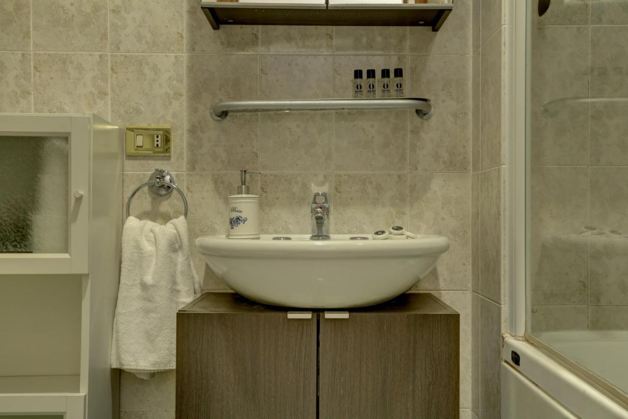 Colosseo Apt Mecenate 77 - Home And More روما المظهر الخارجي الصورة